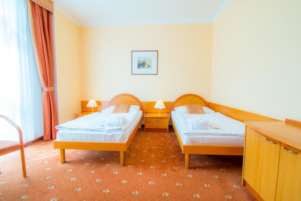 Hotel Ensana Hvězda - Imperiál - Neapol Mariánské Lázně Exterior foto