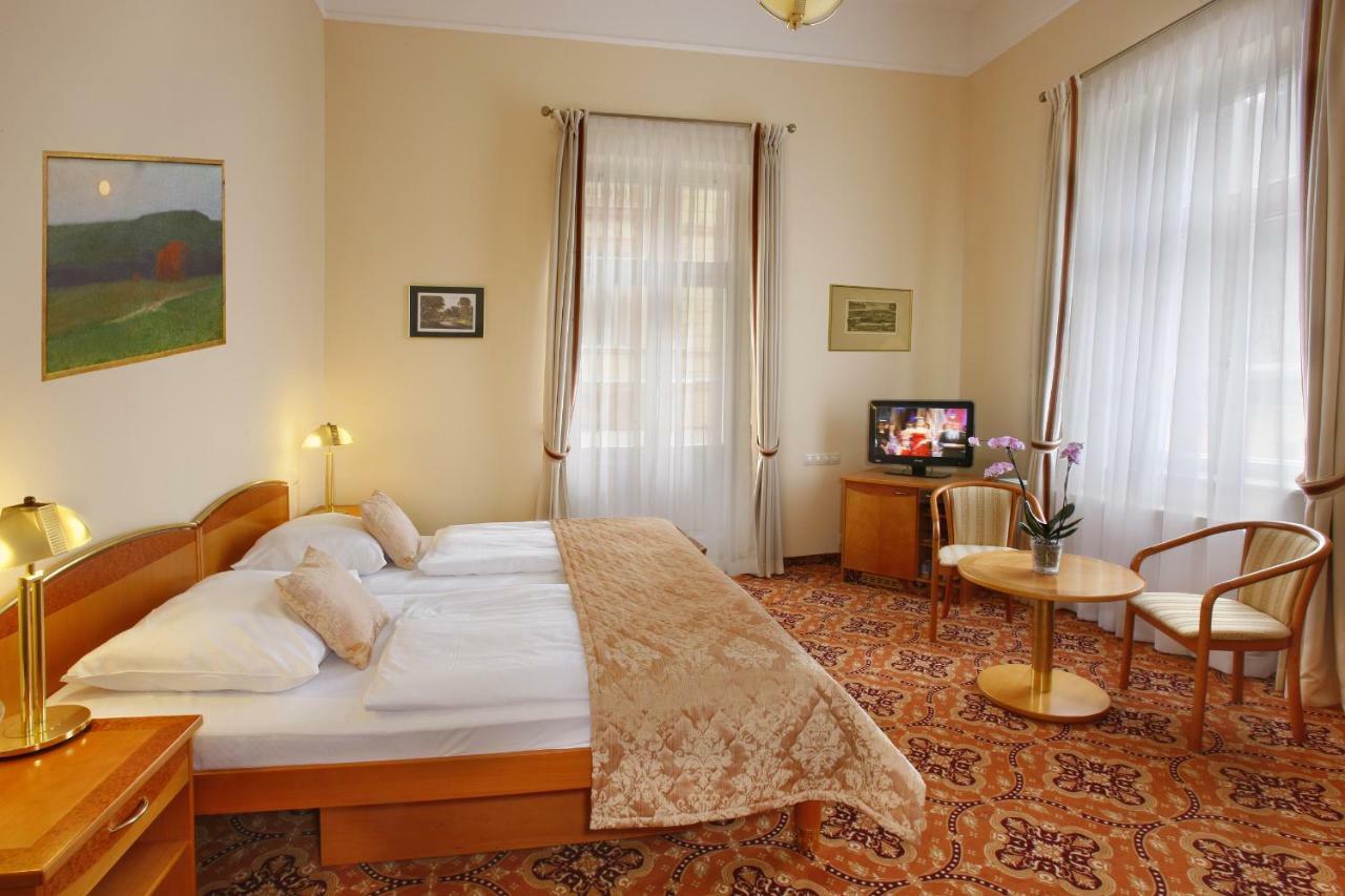 Hotel Ensana Hvězda - Imperiál - Neapol Mariánské Lázně Exterior foto